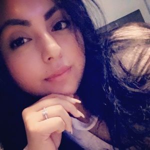 Meet your Posher, Claudia